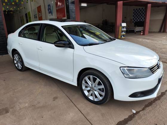VOLKSWAGEN JETTA 2.0 COMFORTLINE FLEX 4P TIPTRONIC